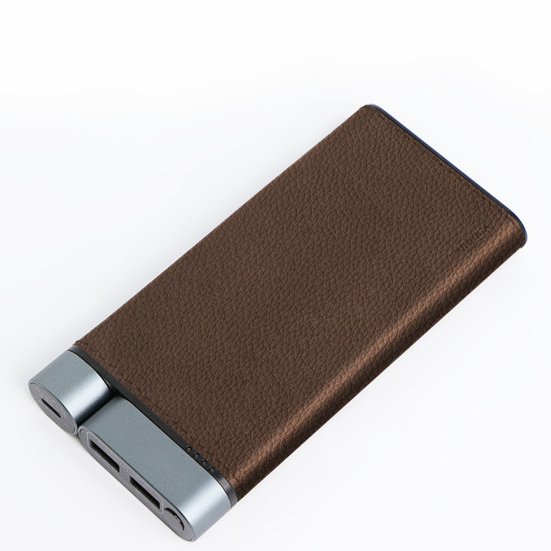 10000mAh Güç Bankası Metal Kabuk Deri Finish 2pcs USB-A 1pc Type-C Portlar